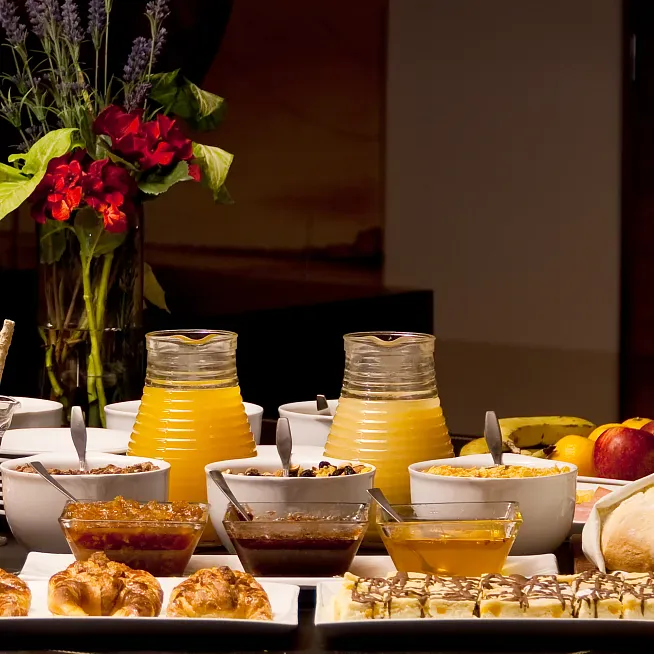 The buffet breakfast spread at Hotel Península Valdés